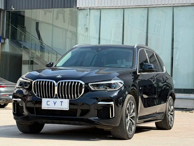 Фотография автомобиля — BMW X5