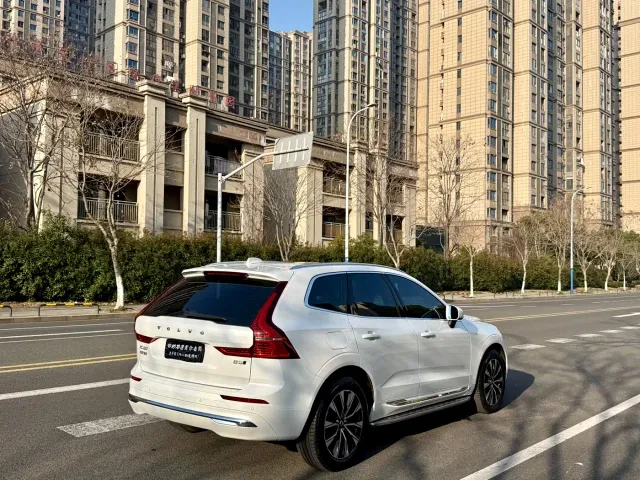 Volvo XC60 — Фото автомобиля 9