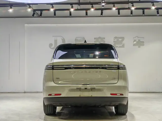 Leapmotor C10 — Фото автомобиля 14