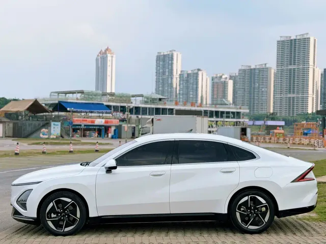 Wuling Starlight — Фото автомобиля 7
