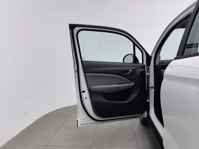 Leapmotor T03 — Фото автомобиля 8
