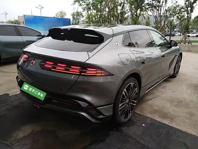 Denza Z9GT — Фото автомобиля 6