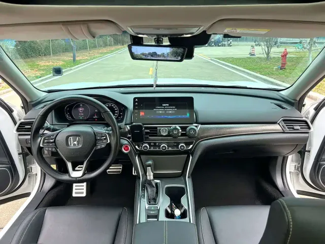 Honda Accord — Фото автомобиля 6
