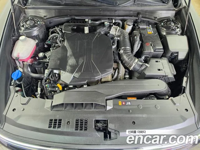 Hyundai Grandeur Grandeur (GN7) 2.5 Бензин 2WD — Фото автомобиля 15