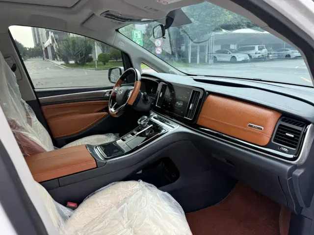 GAC Trumpchi M8 — Фото автомобиля 12