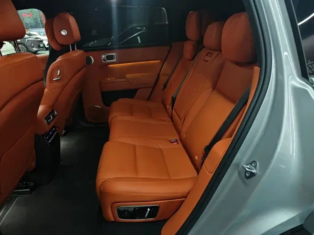 Li Auto L7 — Фото автомобиля 16