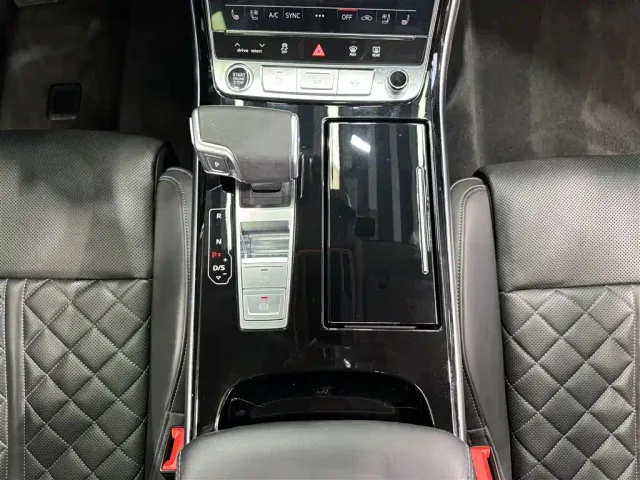 Audi A8 — Фото автомобиля 17