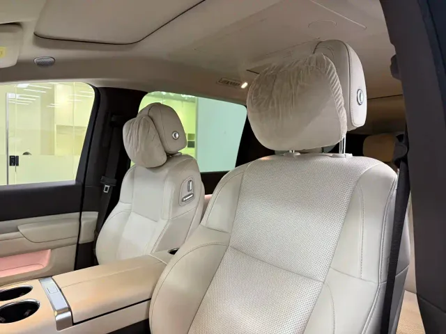Li Auto MEGA — Фото автомобиля 12