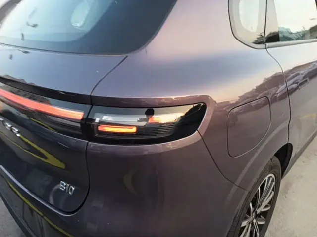 Leapmotor B10 — Фото автомобиля 7
