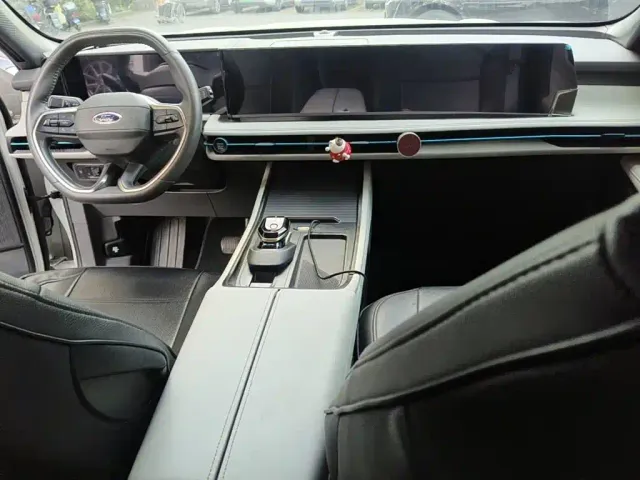 Ford Edge — Фото автомобиля 12