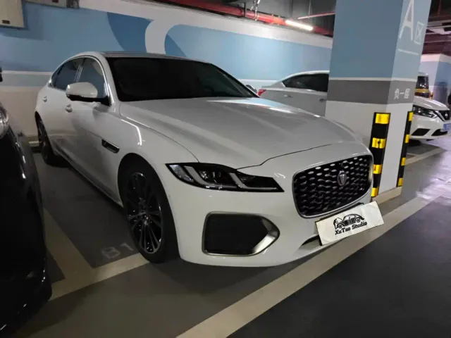 Jaguar XFL — Фото автомобиля 4