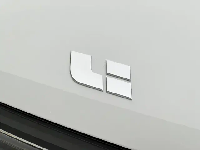 Li Auto L7 — Фото автомобиля 25
