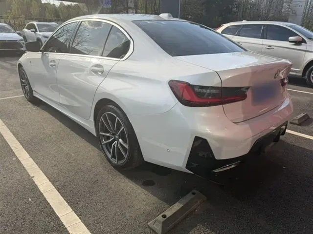 BMW 3 Series — Фото автомобиля 4