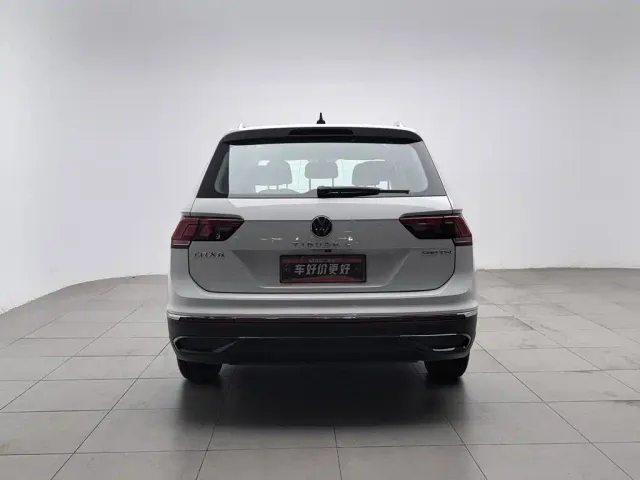 Volkswagen Tiguan L — Фото автомобиля 4