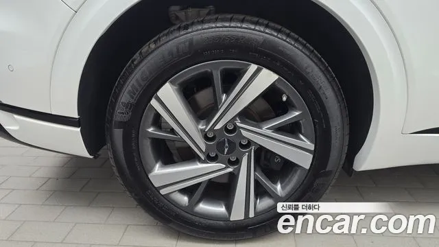 Genesis GV70 — Фото автомобиля 5