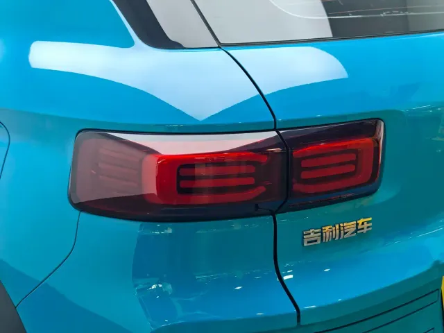 Geely ICON — Фото автомобиля 7