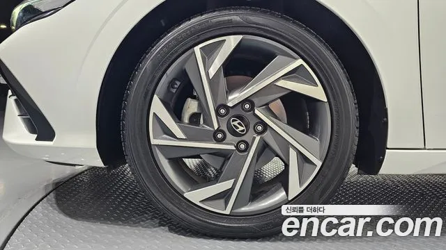 Hyundai Avante — Фото автомобиля 5