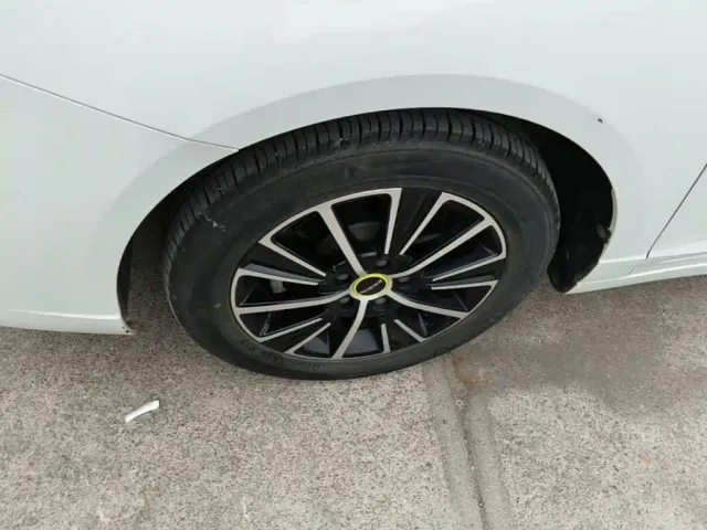 Roewe i5 — Фото автомобиля 22