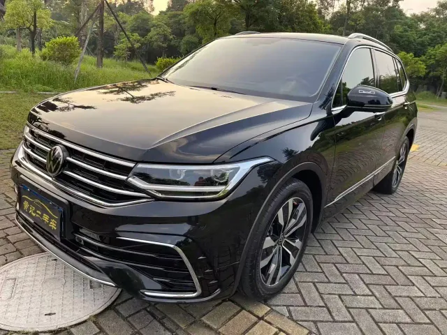 Volkswagen Tiguan L — Фото автомобиля 9