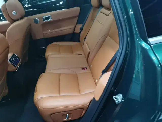 Li Auto L6 — Фото автомобиля 16