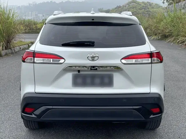 Toyota Frontlander — Фото автомобиля 12