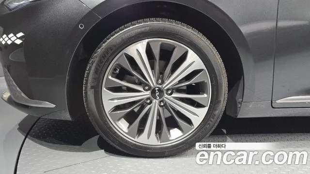 Kia K8 Hybrid — Фото автомобиля 5