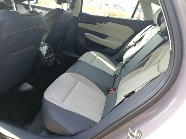 Volkswagen Passat — Фото автомобиля 12