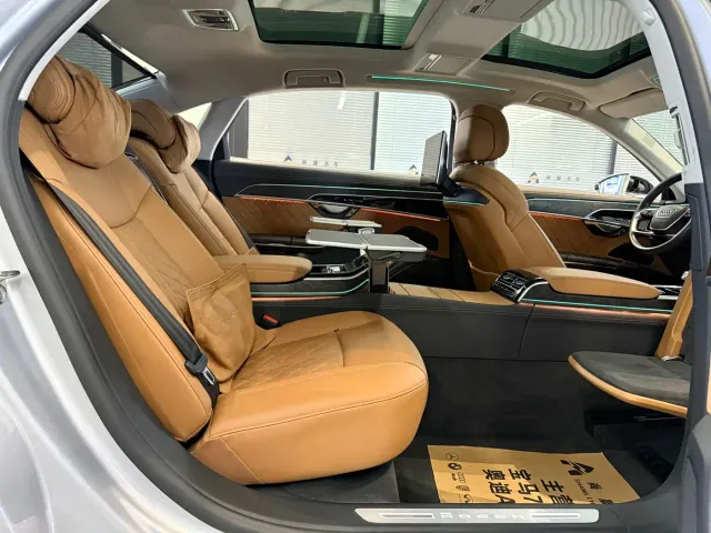 Audi A8 — Фото автомобиля 10