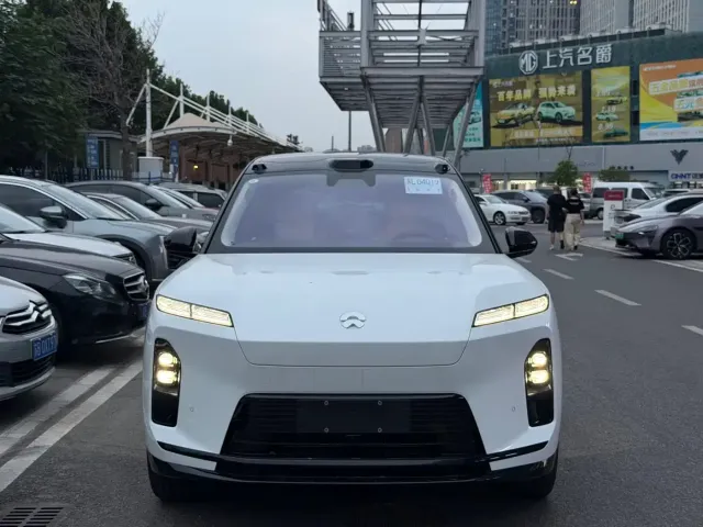 Nio ES8 — Фото автомобиля 2