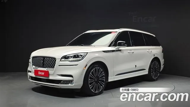 Фотография автомобиля — Lincoln Aviator