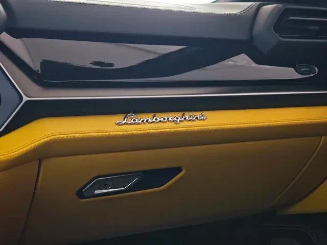Lamborghini Urus — Фото автомобиля 18