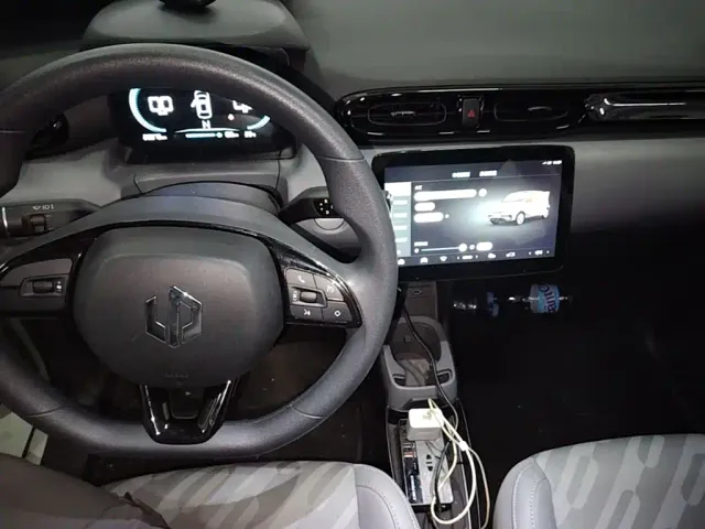 Leapmotor T03 — Фото автомобиля 9