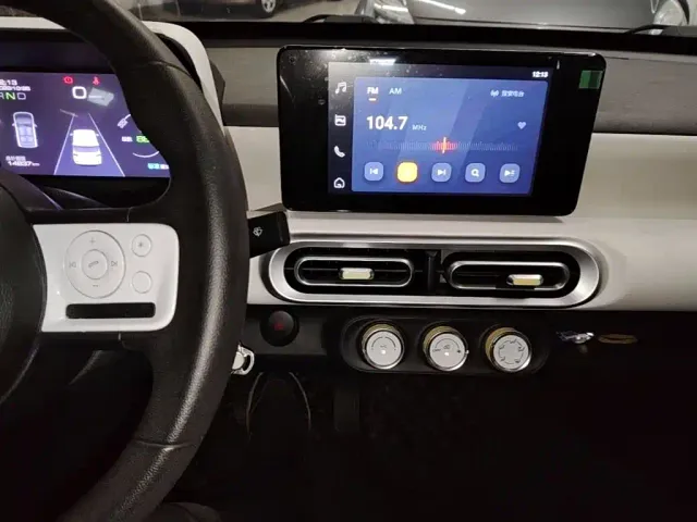 Wuling Hongguang Mini EV — Фото автомобиля 12