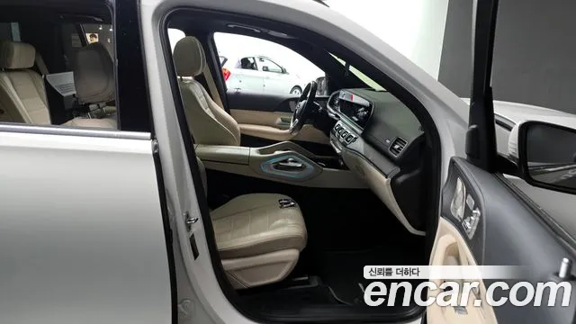 Mercedes-Benz GLS-Class — Фото автомобиля 11