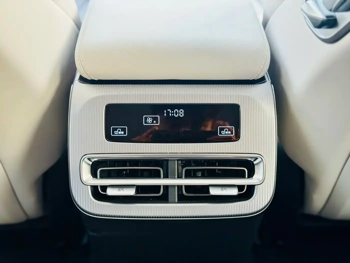 BYD Han L 2025 EV 701KM LiDAR Premium — Фото автомобиля 13