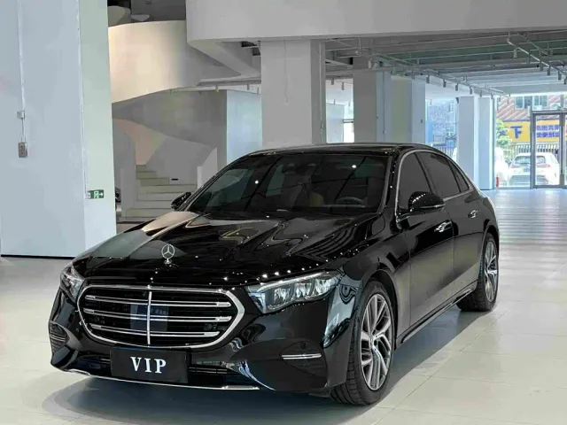 Фотография автомобиля — Mercedes-Benz E-Class