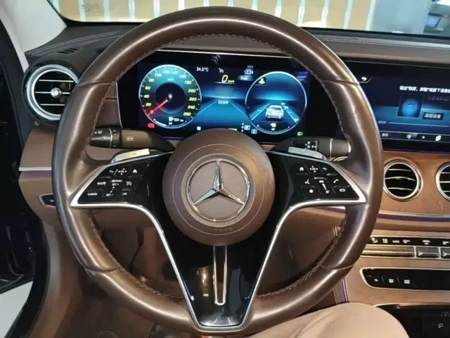 Mercedes-Benz E-Class — Фото автомобиля 10