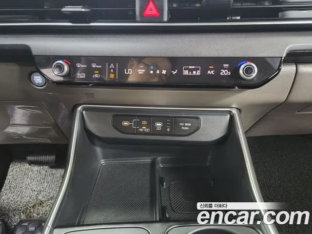 Kia Carnival Generation 4 — Фото автомобиля 11