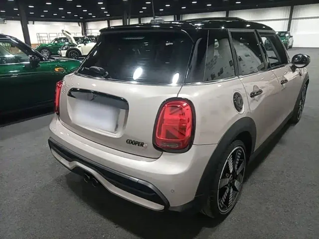 MINI Hatch — Фото автомобиля 6