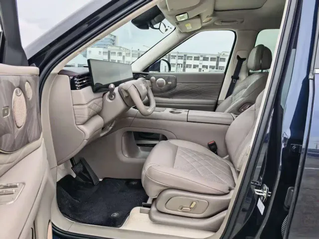 IM Motors LS9 — Фото автомобиля 3