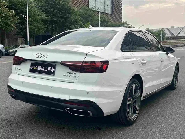 Audi A4L — Фото автомобиля 7