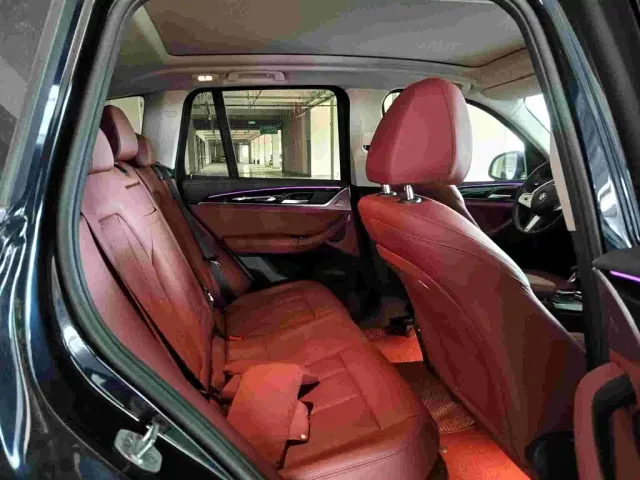 BMW iX3 — Фото автомобиля 10