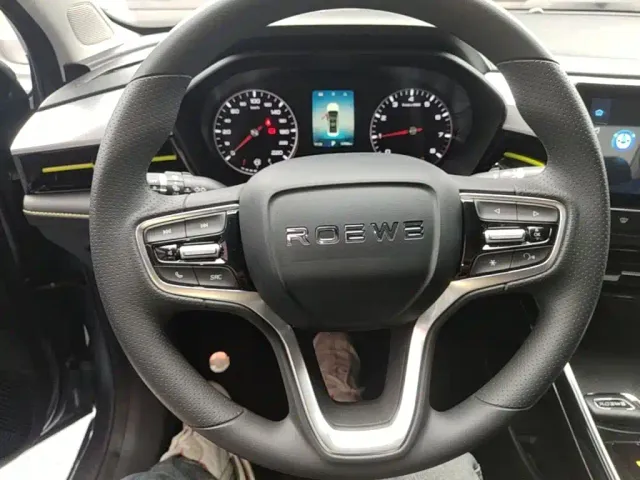 Roewe i5 — Фото автомобиля 10