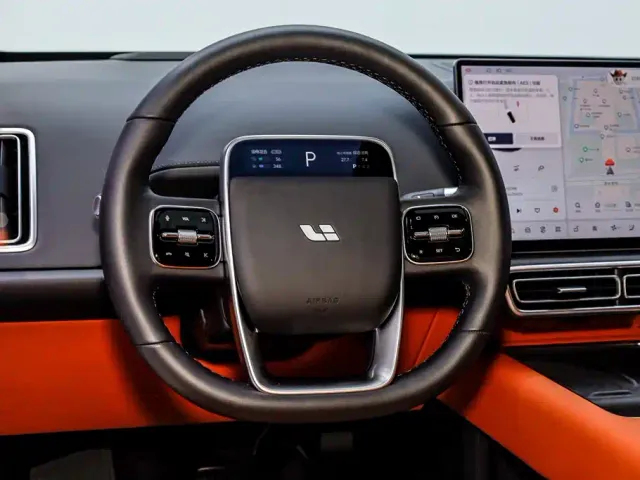Li Auto L6 — Фото автомобиля 14