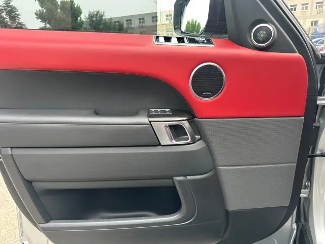 Land Rover Range Rover Sport — Фото автомобиля 16