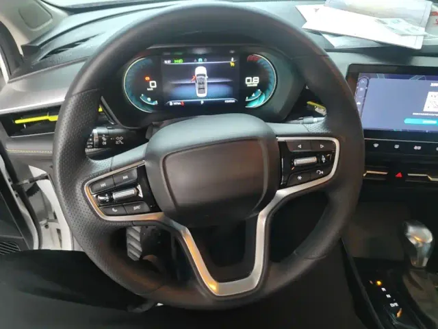 Roewe i5 — Фото автомобиля 10