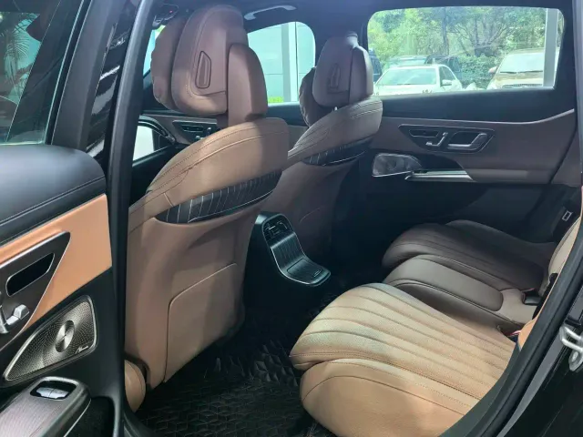 Mercedes-Benz E-Class — Фото автомобиля 8