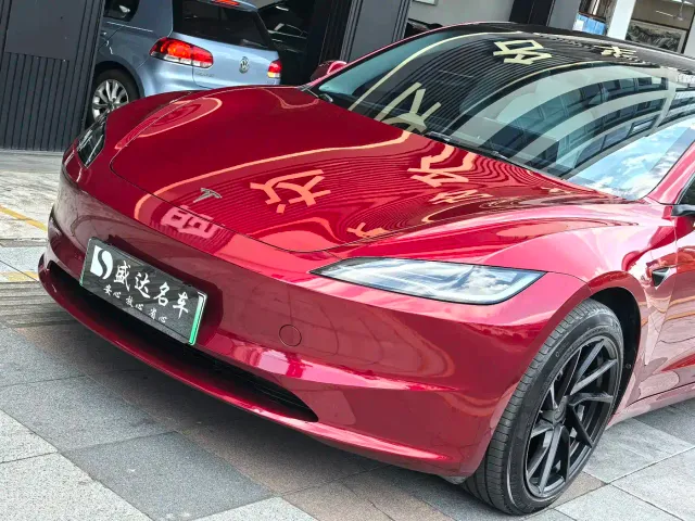 Tesla Model 3 — Фото автомобиля 23