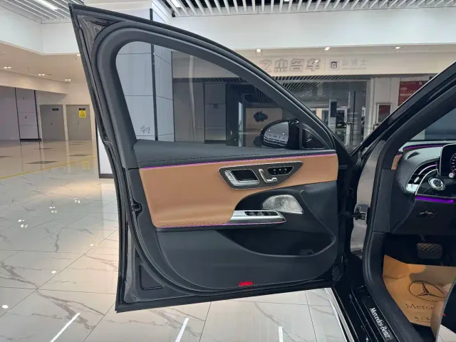 Mercedes-Benz E-Class — Фото автомобиля 15
