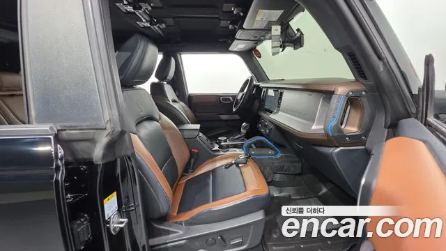 Ford Bronco — Фото автомобиля 10